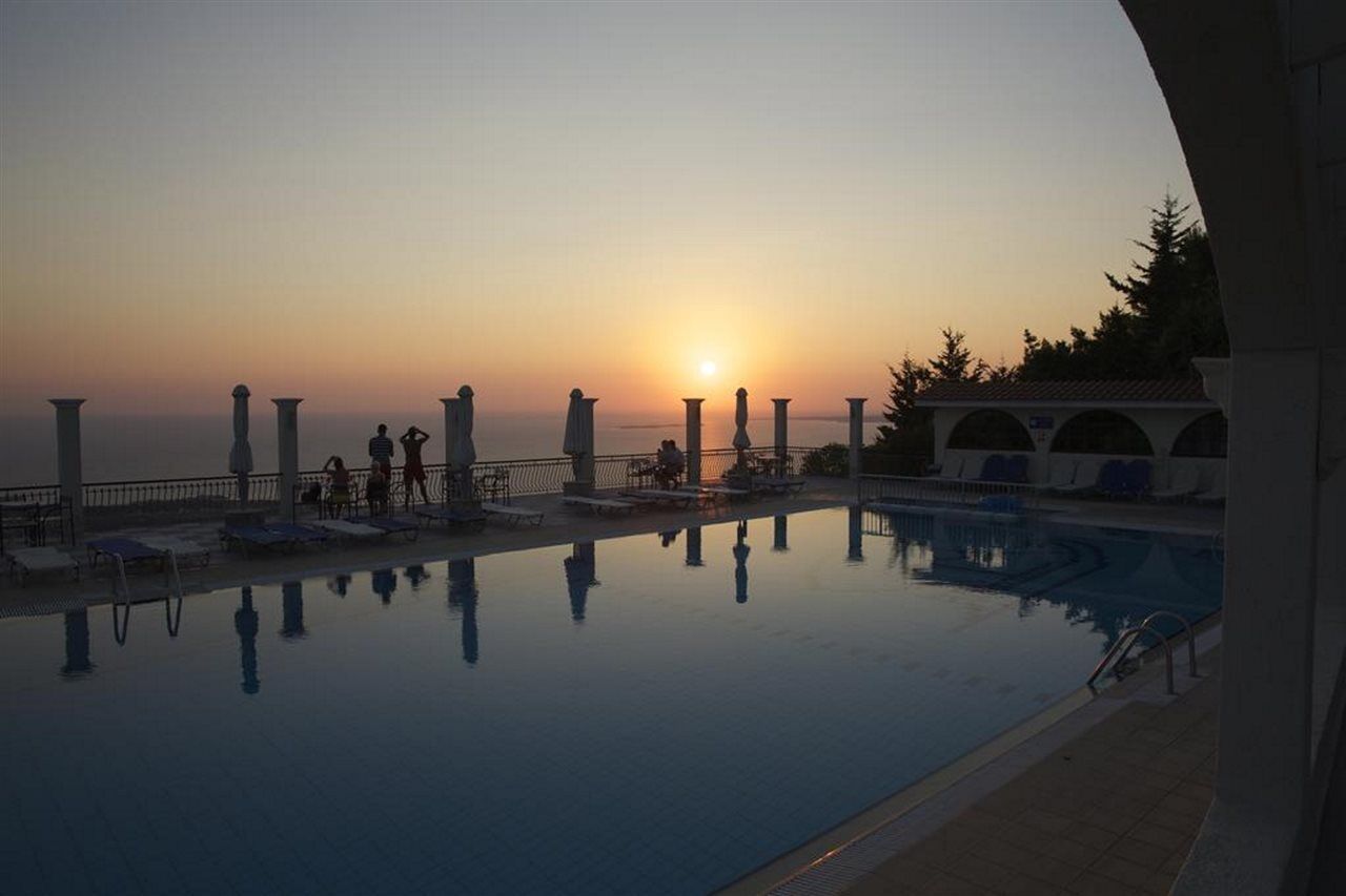 Mouikis Sun Village Lakithra Ngoại thất bức ảnh
